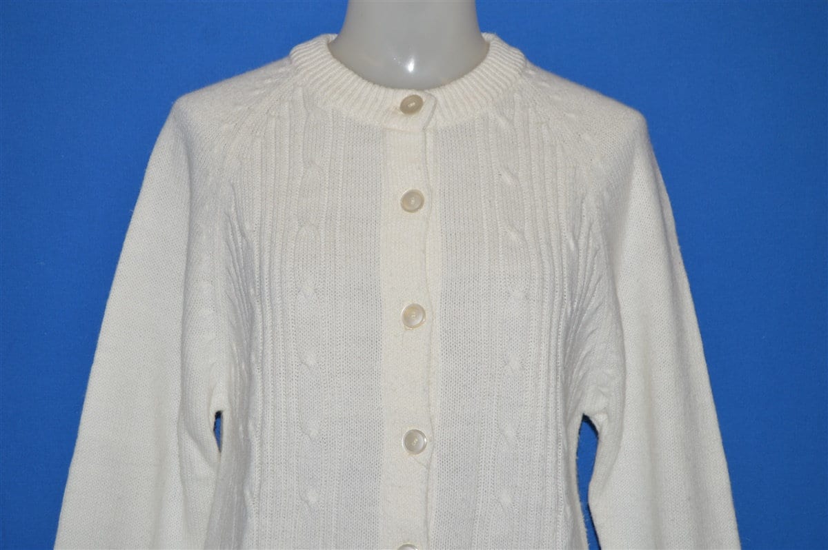 70Er Jahre Weiß Zopfmuster Damen Strickjacke Pullover Medium 70Er Jahre Weiß Zopfmuster Damen Strickjacke Pullover Medium von thecaptainsvintage