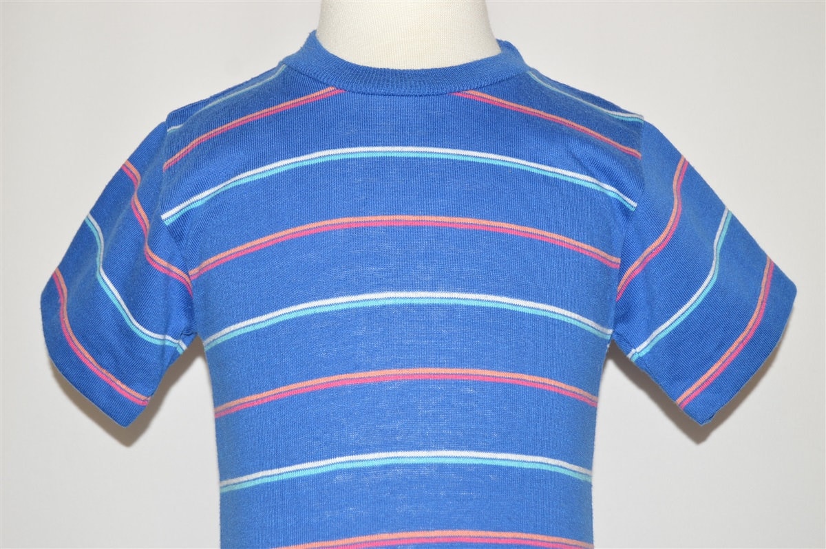 80Er Jahre Blau Gestreiftes Kinder T-Shirt Kleinkind 2T Vintage T-Shirt 80Er Jahre Blau Gestreiftes Kinder T-Shirt Kleinkind 2T Vintage T-Shirt von thecaptainsvintage