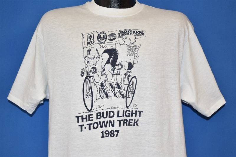 80Er Jahre Bud Light T-Town Trek 1987 T-Shirt Groß 80Er Jahre Bud Light T-Town Trek 1987 T-Shirt Groß von thecaptainsvintage