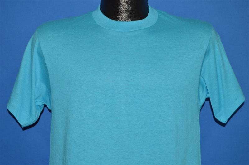 80S Light Blue Blank Deadstock T-Shirt S // Minimalist Basic Plain 80S Light Blue Blank Deadstock T-Shirt S // Minimalist Basic Plain von thecaptainsvintage