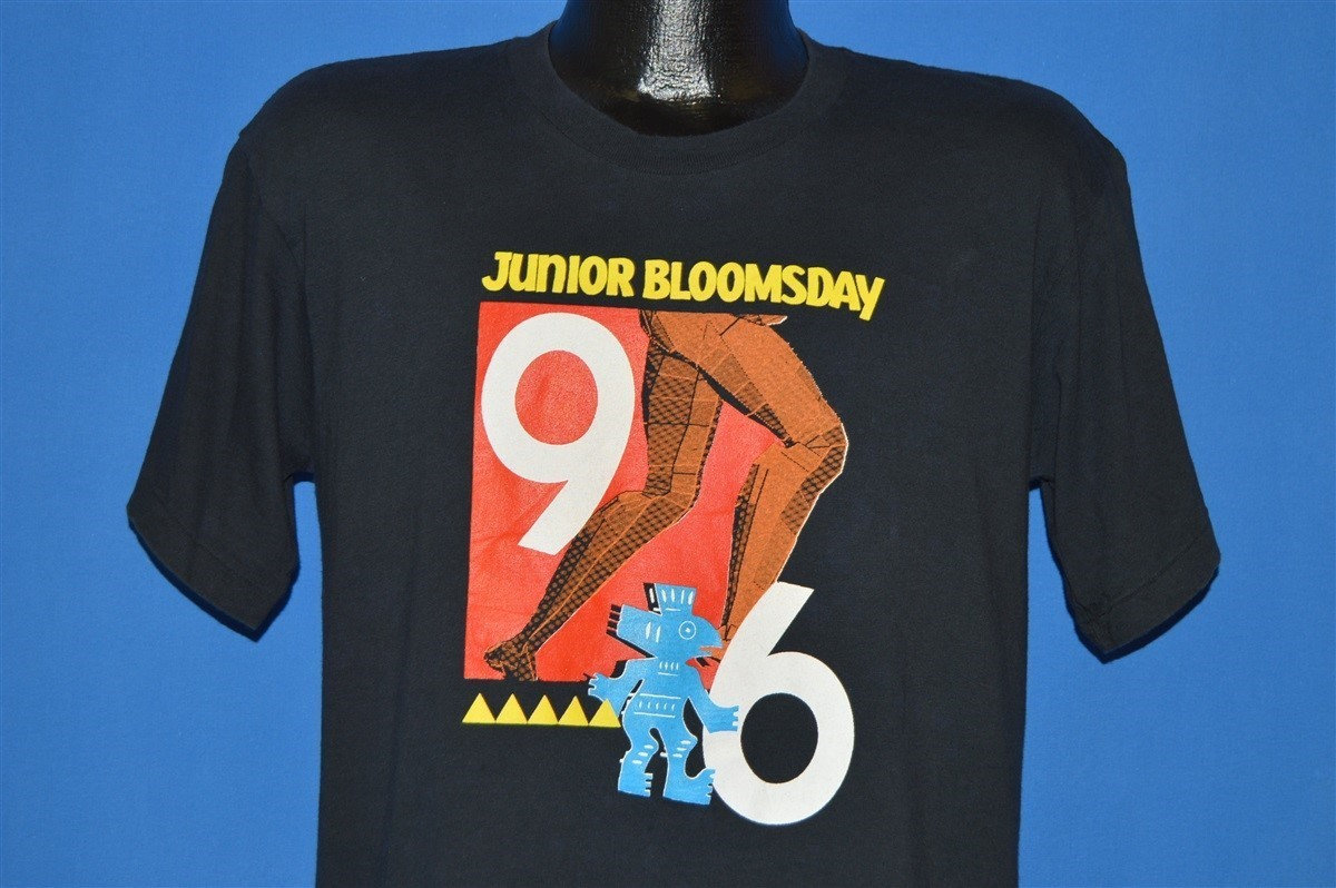 90Er Jahre Nike Junior 1996 Bloomsday Rassen T-Shirt Medium 90Er Jahre Nike Junior 1996 Bloomsday Rassen T-Shirt Medium von thecaptainsvintage