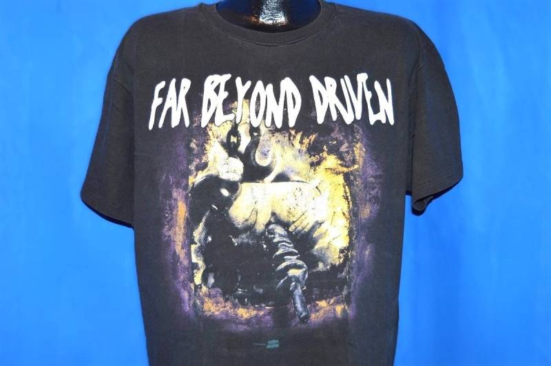 90Er Jahre Pantera Far Weiteres Getriebenes Original Verbotenes Cover Schwarzes Vintage T-Shirt Extra-Large 90Er Jahre Pantera Far Weiteres Getriebenes Original Verbotenes Cover Schwarzes Vintage T-Shirt Extra-Large von thecaptainsvintage