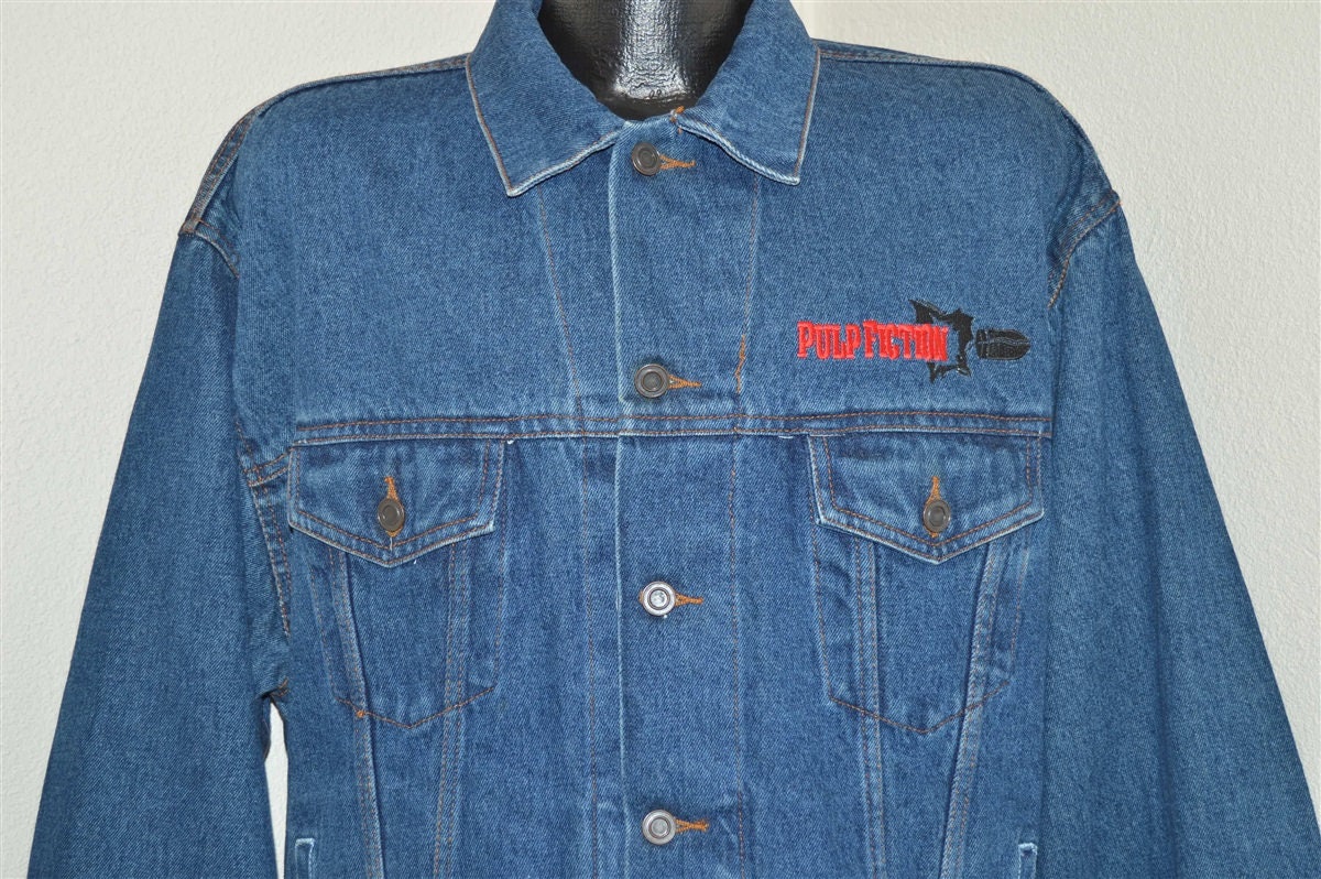 90Er Jahre Pulp Fiction Movie Trucker Jeansjacke Extra Large 90Er Jahre Pulp Fiction Movie Trucker Jeansjacke Extra Large von thecaptainsvintage