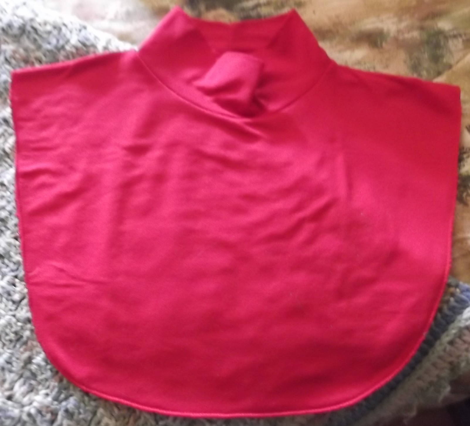 Reiche Rote Strech Dickie-Mock Rollkragen-Passt Die Meisten Großartig Für Arbeit Oder A Night Out-Unisex Reiche Rote Strech Dickie-Mock Rollkragen-Passt Die Meisten Großartig Für Arbeit Oder A Night Out-Unisex von thecatsmeow002