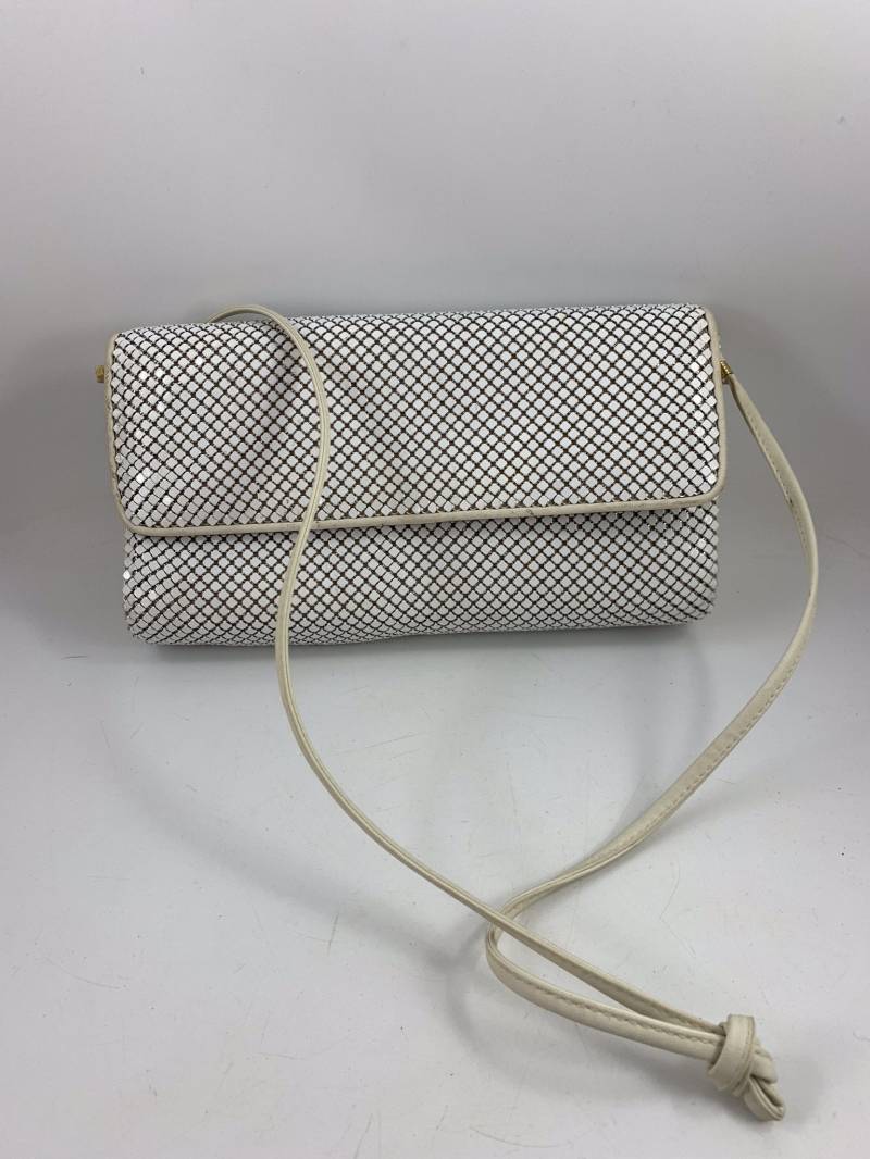 Vintage 1960Er Jahre Ära White Withing & Dates Metal Mesh Clutch Geldbörse Oder Handtasche Mit Langem Schultergurt von thecherrychic