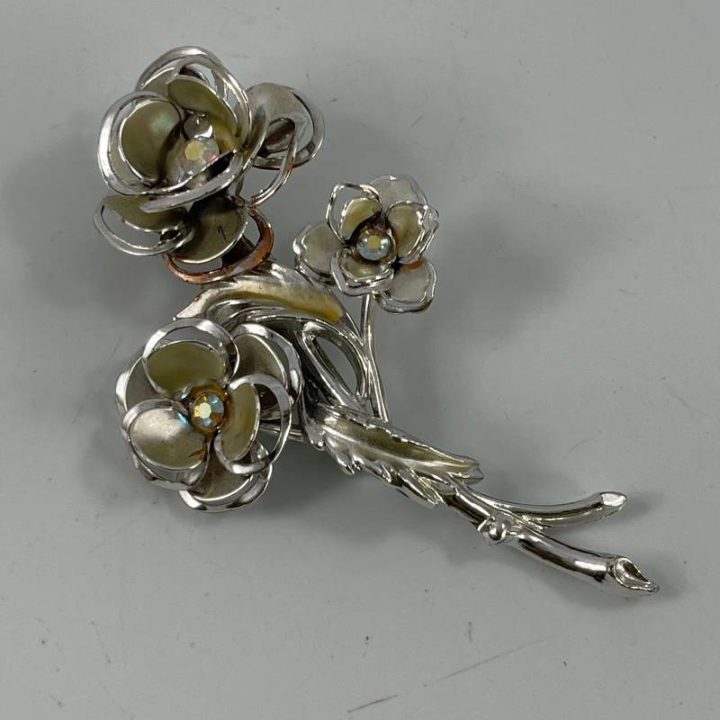 Vintage 1970's Era Silber Ton Silvertone Blumen Brosche Oder Anstecknadel von thecherrychic