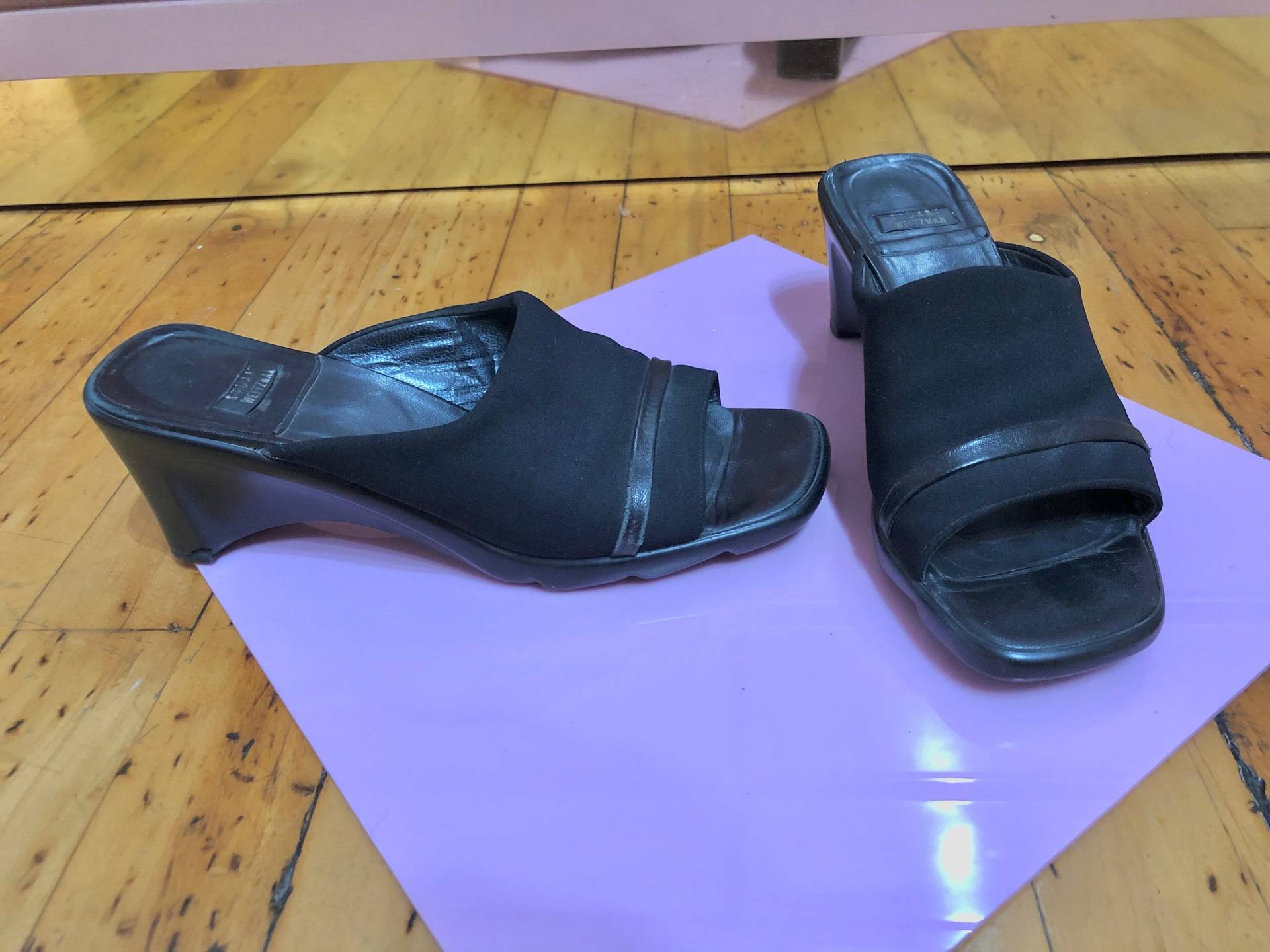 Y2K Stuart Weitzman Black Slides | Vintage 1990Er Sportliche Sandal Wedges Größe 5, 5 von thedelftcactus