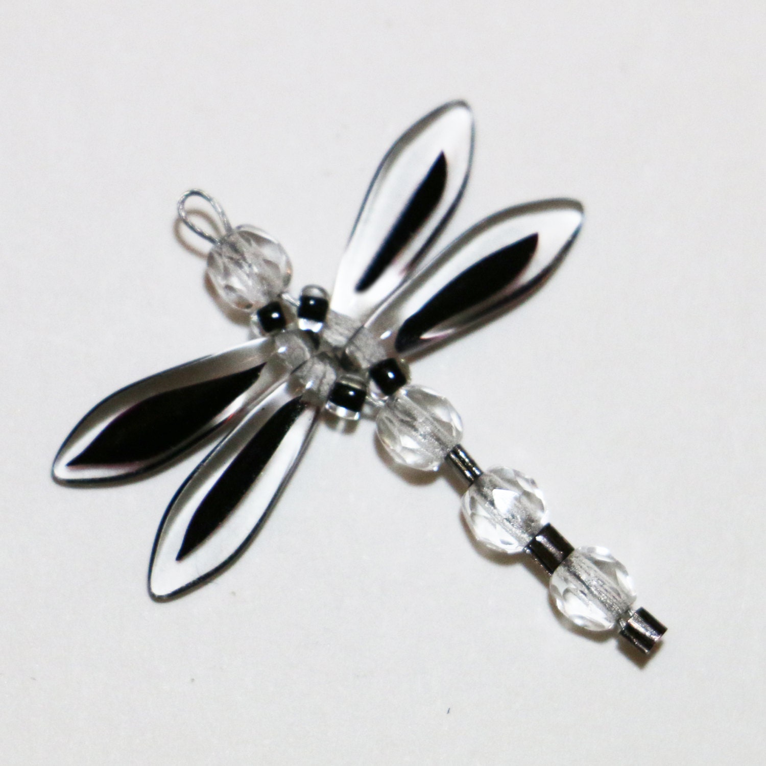 Klar Und Dunkel Lila Libelle Mit Gunmetal Klar Und Dunkel Lila Libelle Mit Gunmetal von thediamondragonfly