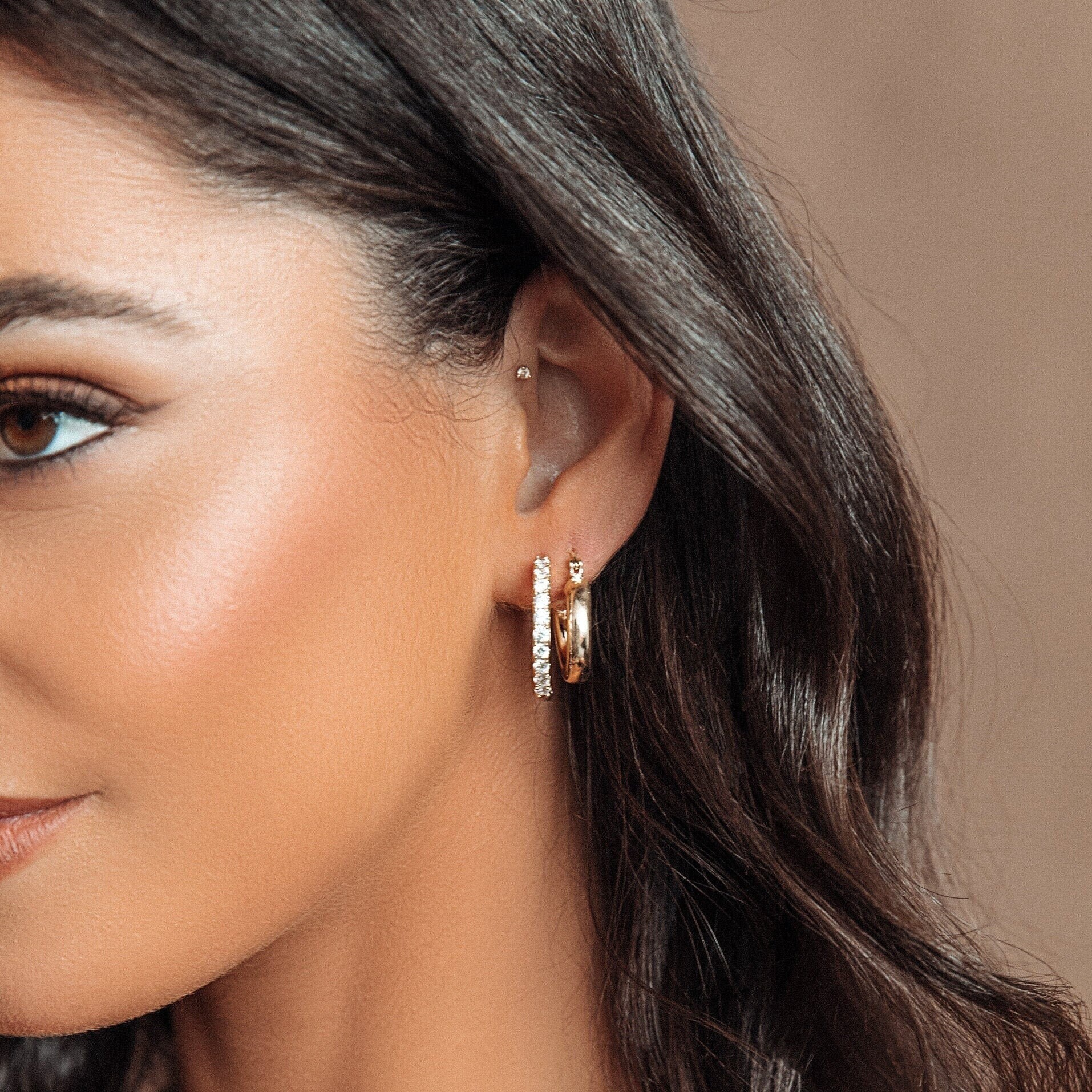 Gold Sparkly Huggie Creolen - Atemberaubende Kristall Hoop Ohrringe Jeden Tag Cz Gefüllt Geschenk Für Sie Frauen Mädchen von theessentialjewels