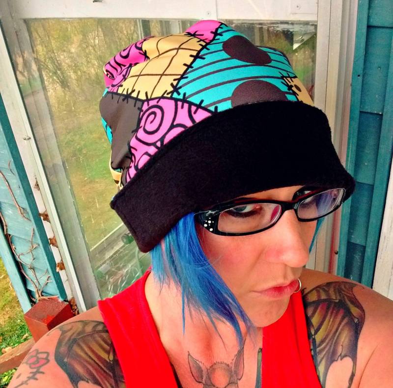 Wendbare Sally Stitches Slouch Mütze in Den Größen Baby/ Kleinkind/ Kinder/ Erwachsene von thegeekgarden