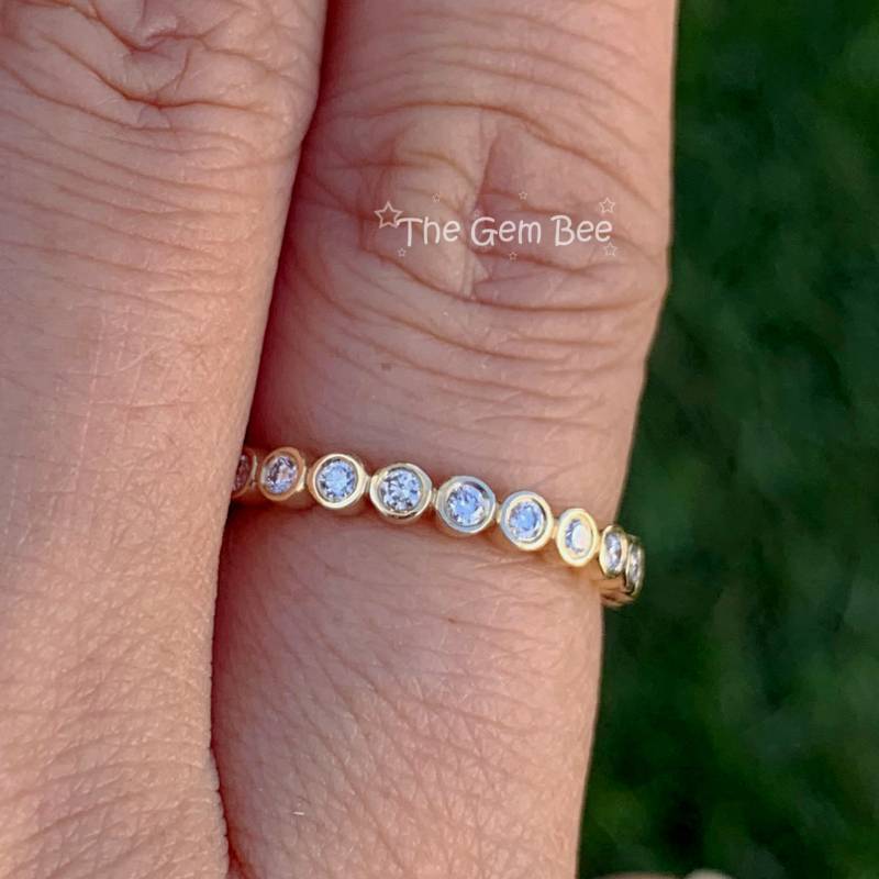 14K Solid Gelb Gold Runde Brilliantschliff Diamant Eternity Bandring Größe 7 von thegembee