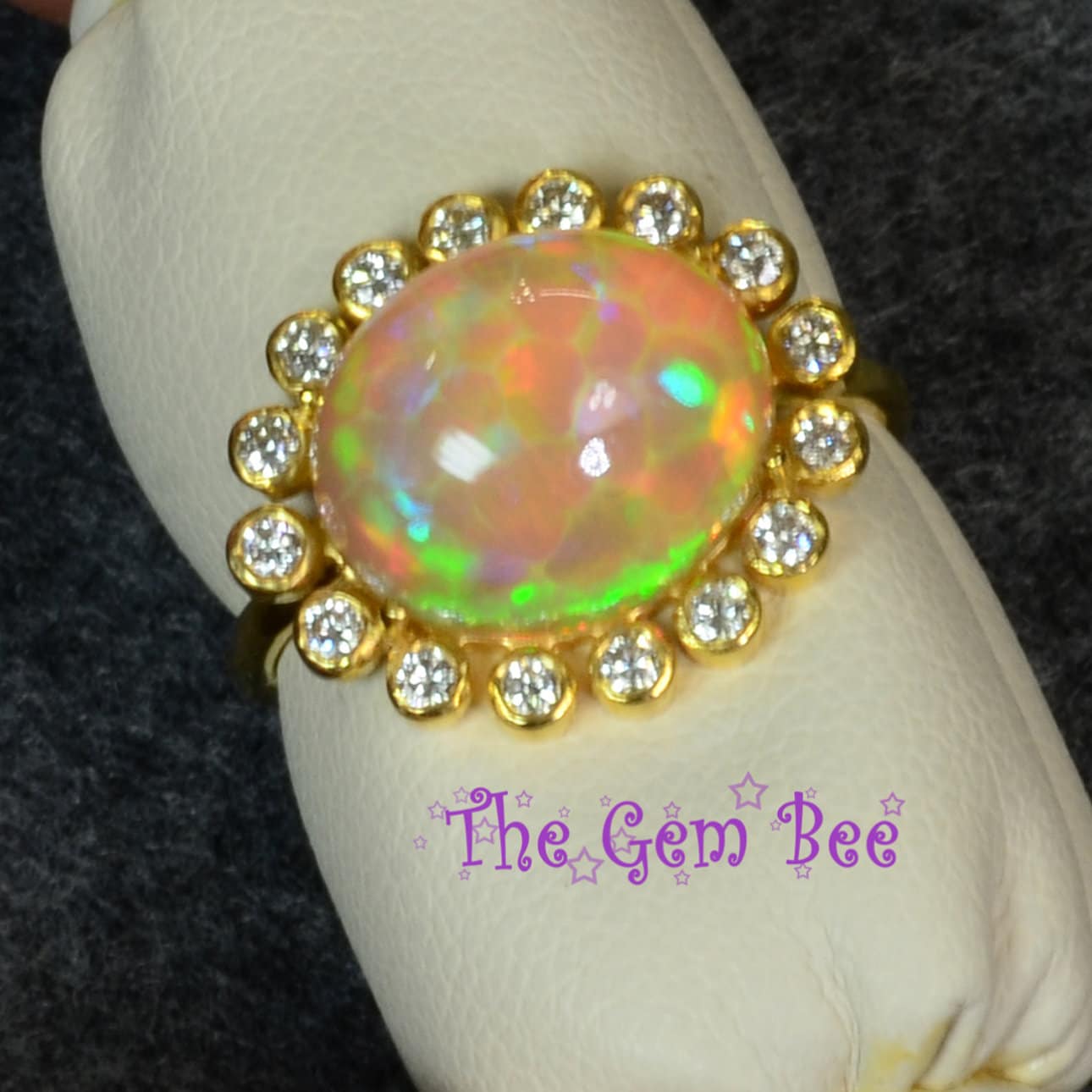 18K Massiver Gelbgold Feiner Auffälliger Opal Diamant Halo Ring Gr. 5, 5 von thegembee