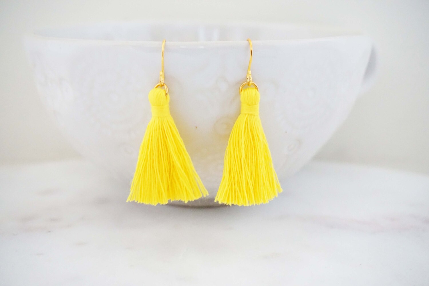 Gelb Und Gold Quasten Ohrringe von thegemco