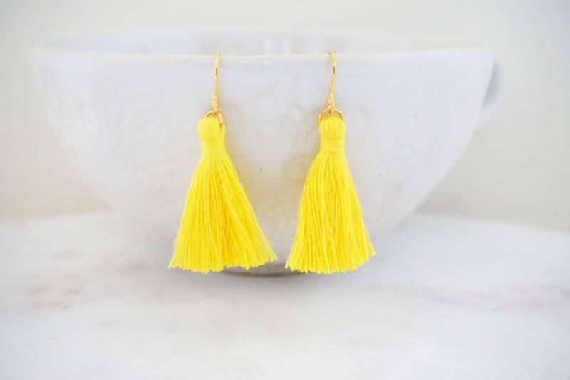 Gelb Und Gold Quasten Ohrringe von thegemco