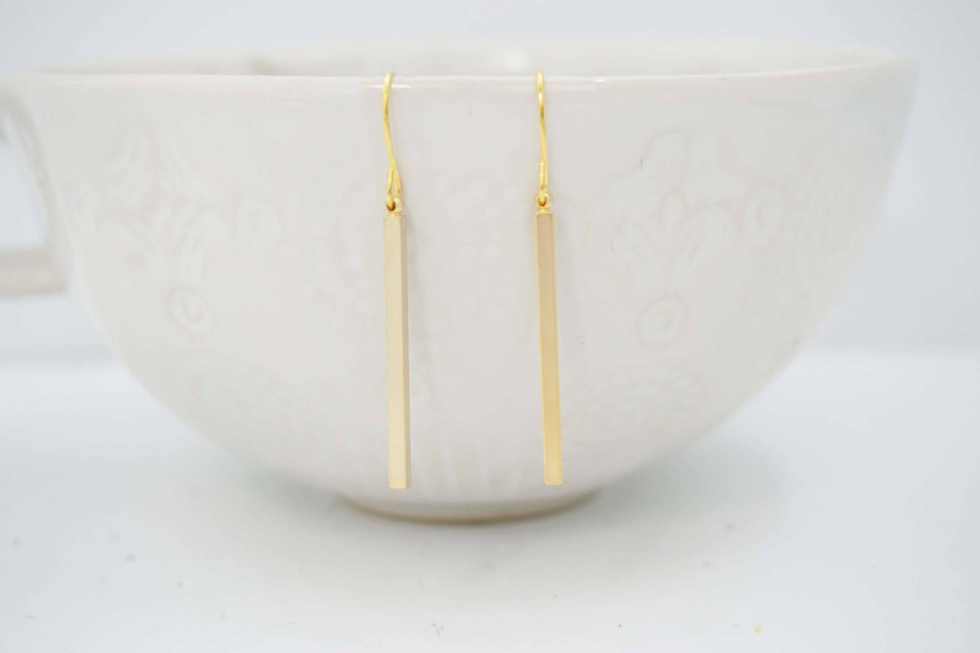 Lange Dünne Goldbarren Ohrringe von thegemco