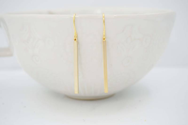 Lange Dünne Goldbarren Ohrringe von thegemco