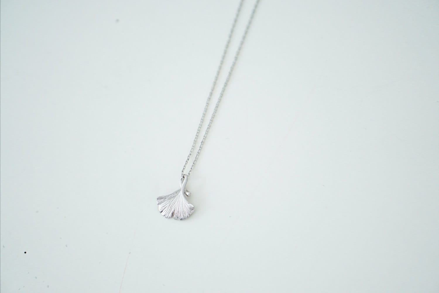 Matt Silber Ginkgo Blatt Halskette | Anhänger Gingko von thegemco