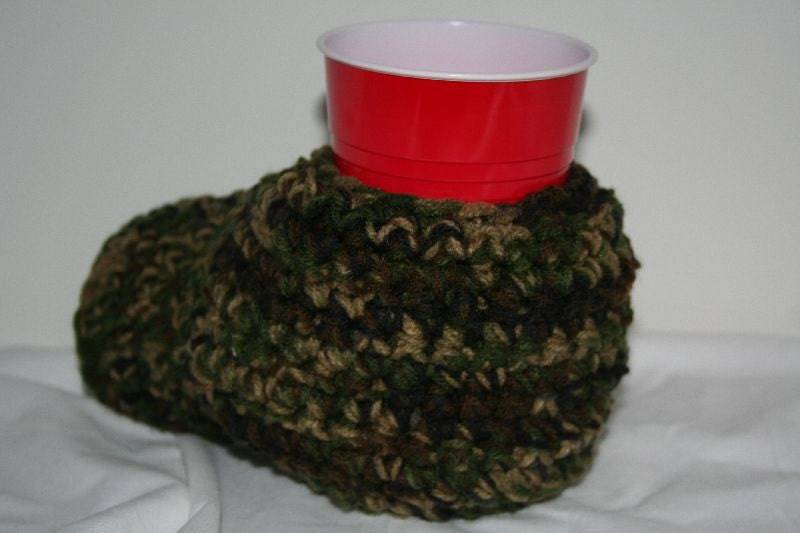 Camouflage Trinkhandschuhe Set Gehäkelter Handschuh Mit Trinkhalmhalter von theheadsaid