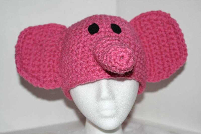 Handgemachter Hut in Form Eines Rosa Elefanten - Inspiriert Von Elly Auf Pocoyo von theheadsaid