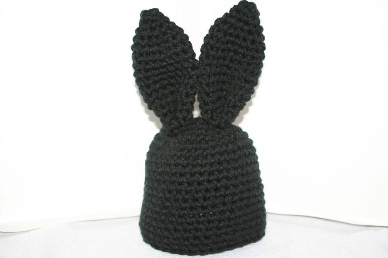 Individuell Handgefertigte Gehäkelte Wintermütze Mit Hasenohren Sie Wählen Die Größe Und Farbe von theheadsaid