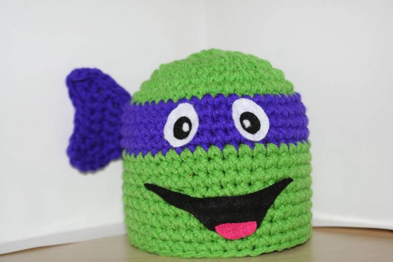 Spaß Und Einzigartige Lila Ninja Schildkröte Handgemachte Gehäkelte Charakter Wintermütze von theheadsaid