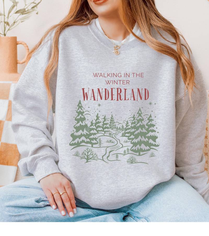 Winter Wanderland Sweatshirt Vintage Wald Wanderer Geschenk - Unisex Rundhals Sweatshirt in 2 Verschiedenen Farben von theinnerwayhome
