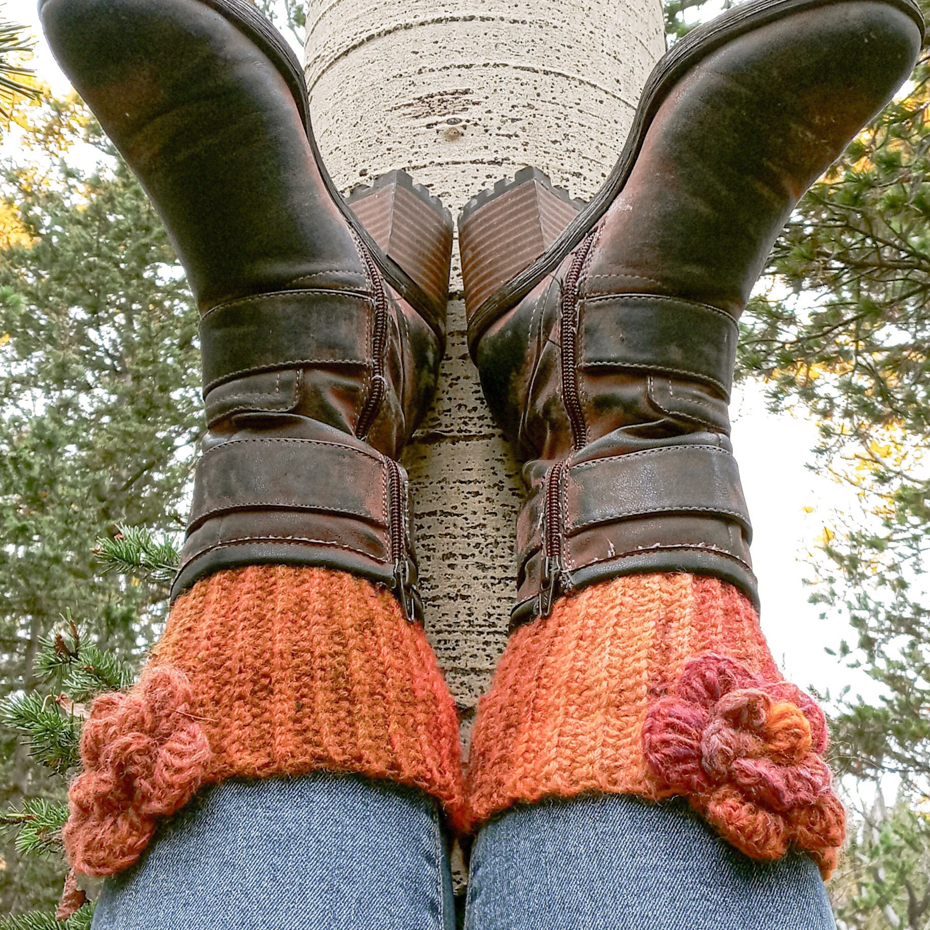 Hohe Stiefelmanschette Mit Blume Hohe Stiefelmanschette Mit Blume von thejoyofcrochet