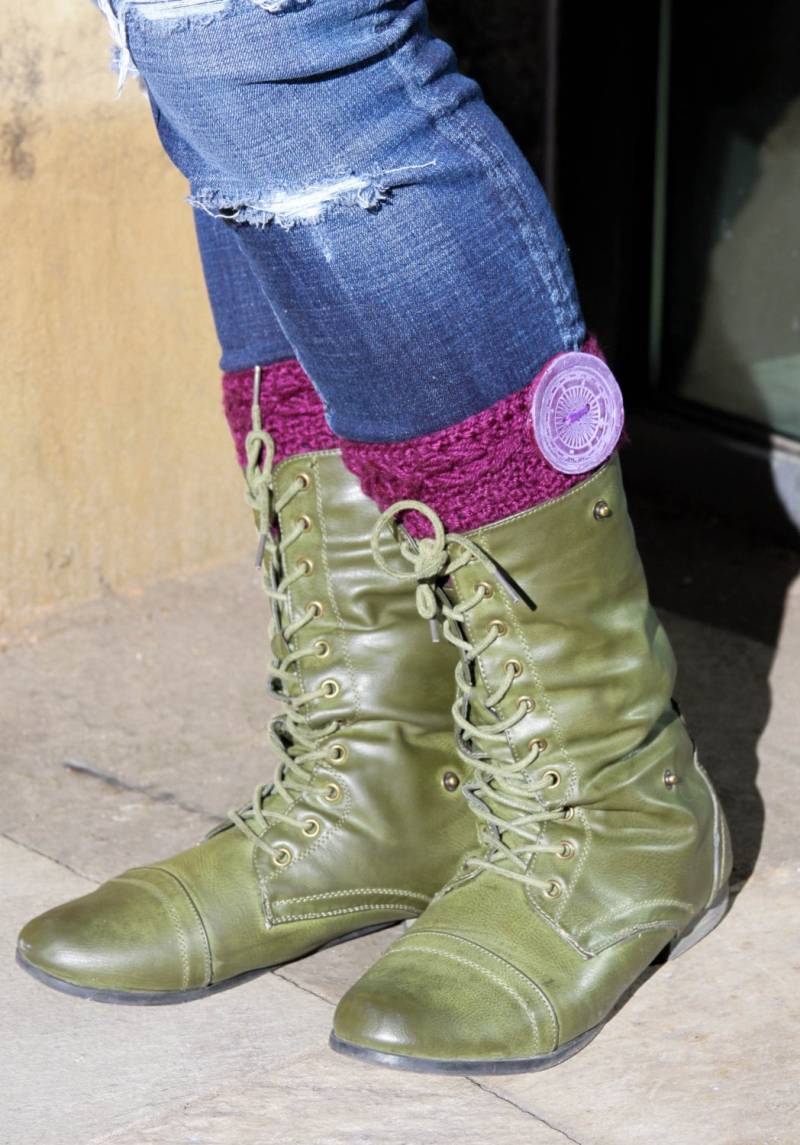 Kabelgebundene Bootcuff Mit Einem Riesigen Steampunk Button Kabelgebundene Bootcuff Mit Einem Riesigen Steampunk Button von thejoyofcrochet