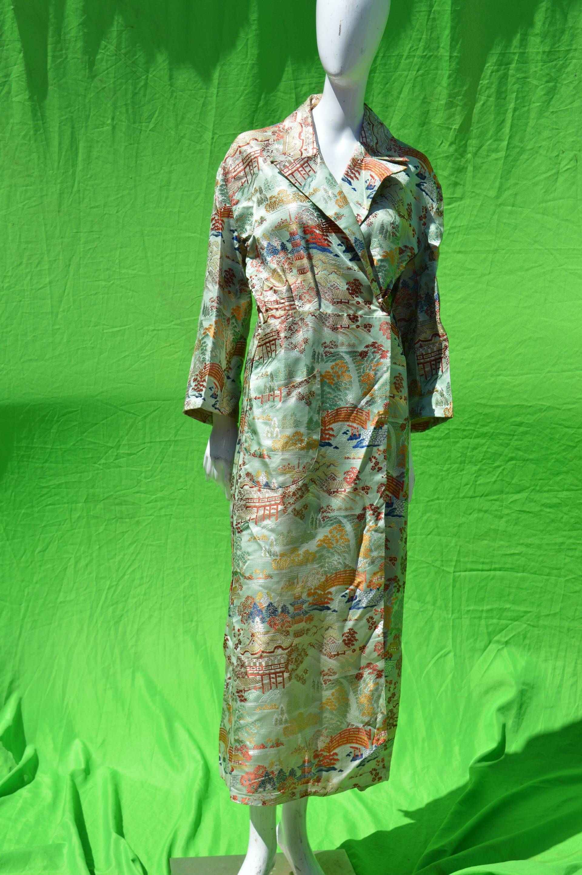 Vintage 40Er Jahre Nos Nie Benutzt Japanese Robenkleid Größe M Sanwa Trading Company Roben-Mantelkleid Glam-Rockabilly Von Thekaliman von thekaliman