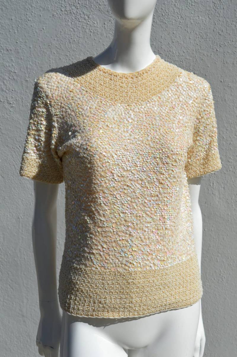 Vintage 60Er Hand Bestickt Hong Kong Imperial Top Bluse Alle Pailletten, Perlen Und Fab Glam Mod Space Age Small Von Thekaliman von thekaliman