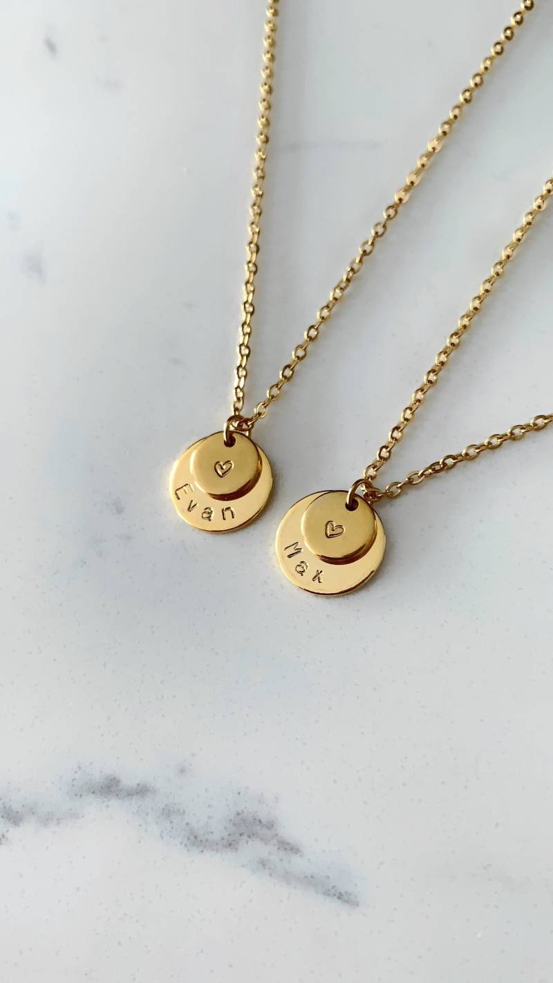 Zwei Personalisierte Layered Charm Halsketten Initial Name Disc | Individuell Handgestempelt Geschenke Für Sie Ihn Passende Paare Geburtstag Silber Zwei Personalisierte Layered Charm Halsketten Initial Name Disc | Individuell Handgestempelt Geschenke Für Sie Ihn Passende Paare Geburtstag Silber von thekejishop