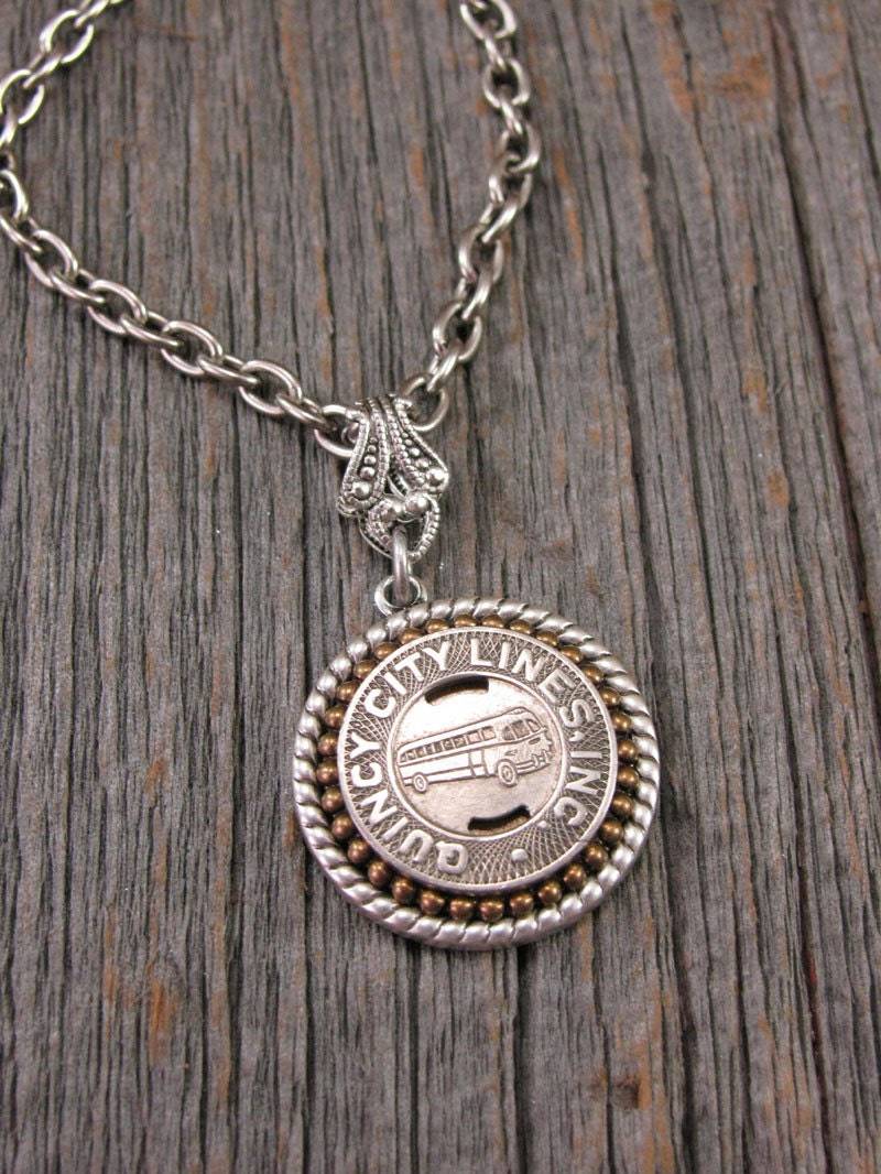 Quincy Illinois Bus Token Halskette - Durchfahrt Schmuck Münze Geschenk Für Sie Weihnachtsgeschenk Quincy Illinois Bus Token Halskette - Durchfahrt Schmuck Münze Geschenk Für Sie Weihnachtsgeschenk von thekeyofa
