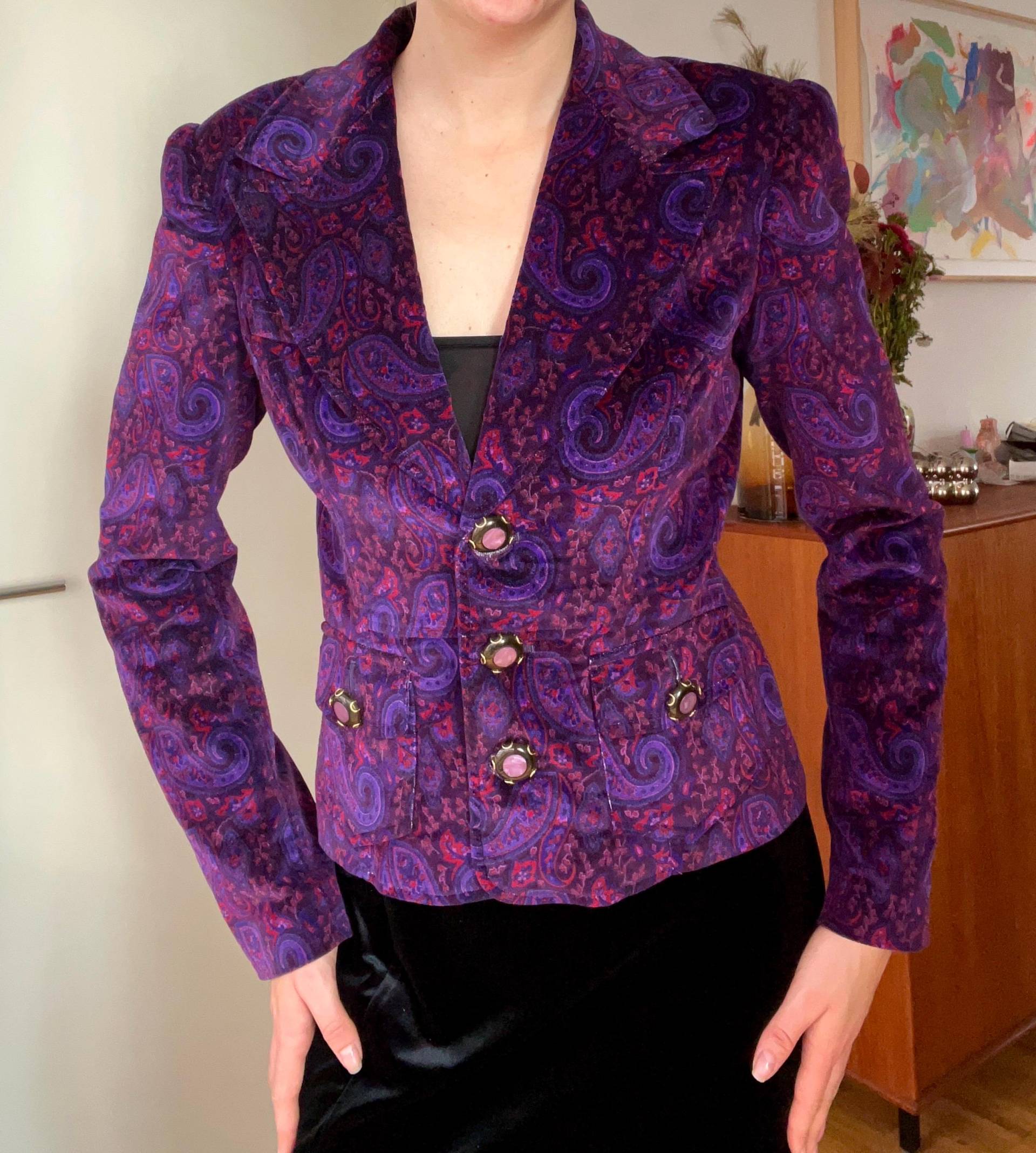 Dolce & Gabbana Archival Velvet Blazer - 1990S Dolce & Gabbana Archival Velvet Blazer - 1990S von thekkfinds