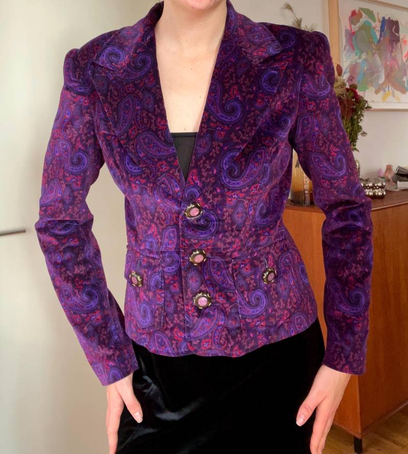Dolce & Gabbana Archival Velvet Blazer - 1990S Dolce & Gabbana Archival Velvet Blazer - 1990S von thekkfinds