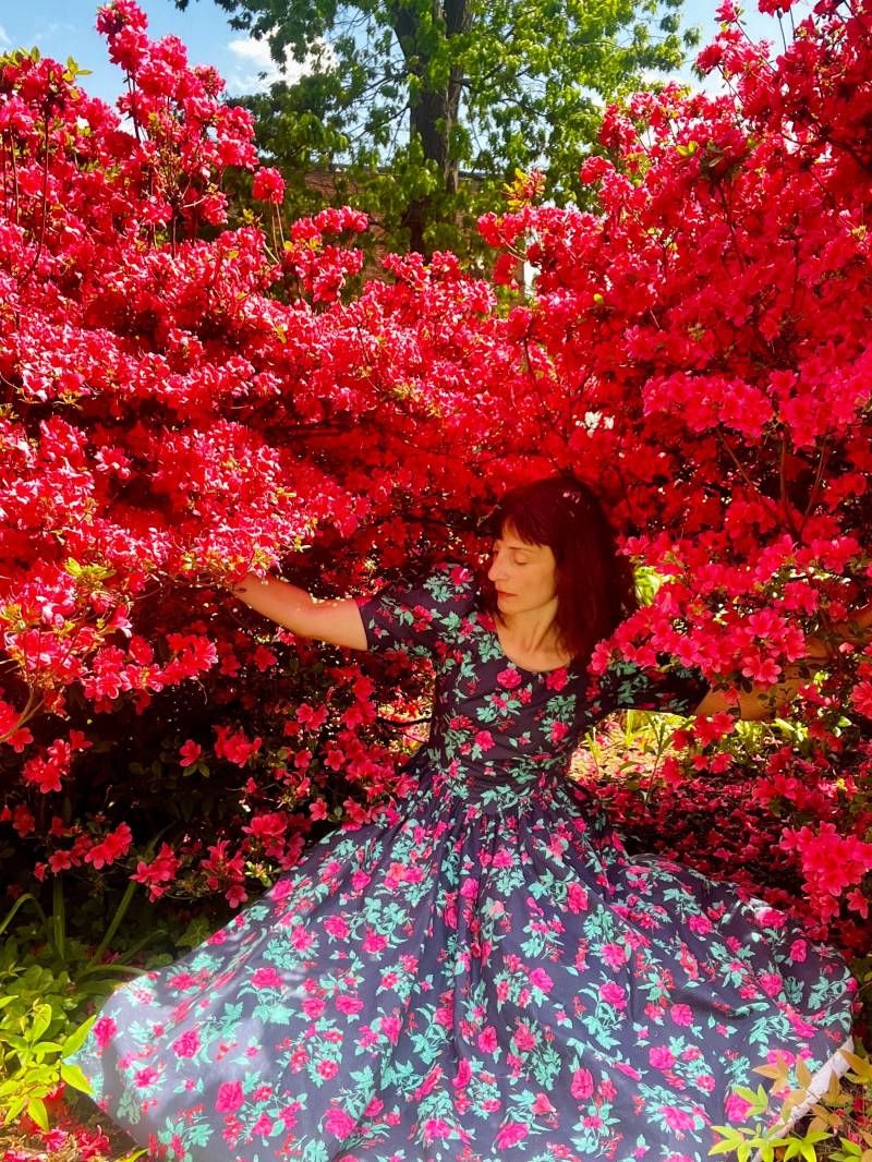 Vintage 80Er Kleid, Laura Ashley Blumen Baumwolle Puffärmel Rückenfreies Schleifen Tellerrock, 50Er Kleid von thelastdaysofvintage