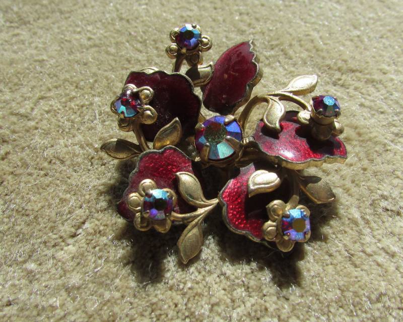 Laurie 50Er Jahre Roter Emaille Und Ab Strass Blume Brosche von thelauriecollection