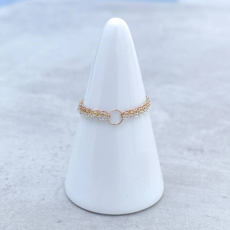 Dreifaltigkeit Kettenring, Mixed Metal Stapelringe, Silberring, Sterling Zierlicher Ring, Stapelring, Rosegoldring, Gelbgoldring Dreifaltigkeit Kettenring, Mixed Metal Stapelringe, Silberring, Sterling Zierlicher Ring, Stapelring, Rosegoldring, Gelbgoldring von thelipstickdiaries