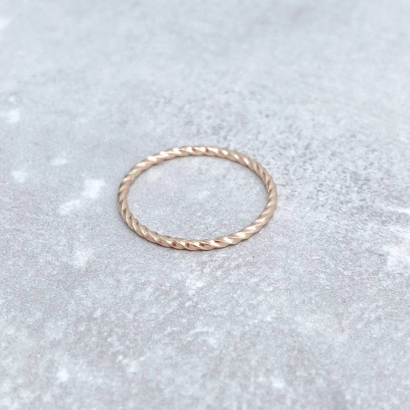 Twisted Dünner Ring 14 Karat Gelbgold Gefüllt-Midi Ring-stack Ring-Dünner Gold Gefüllter Ring-Handgemachte Verdrehter Ring-Twisted Ring-Ring-Dünner von thelipstickdiaries