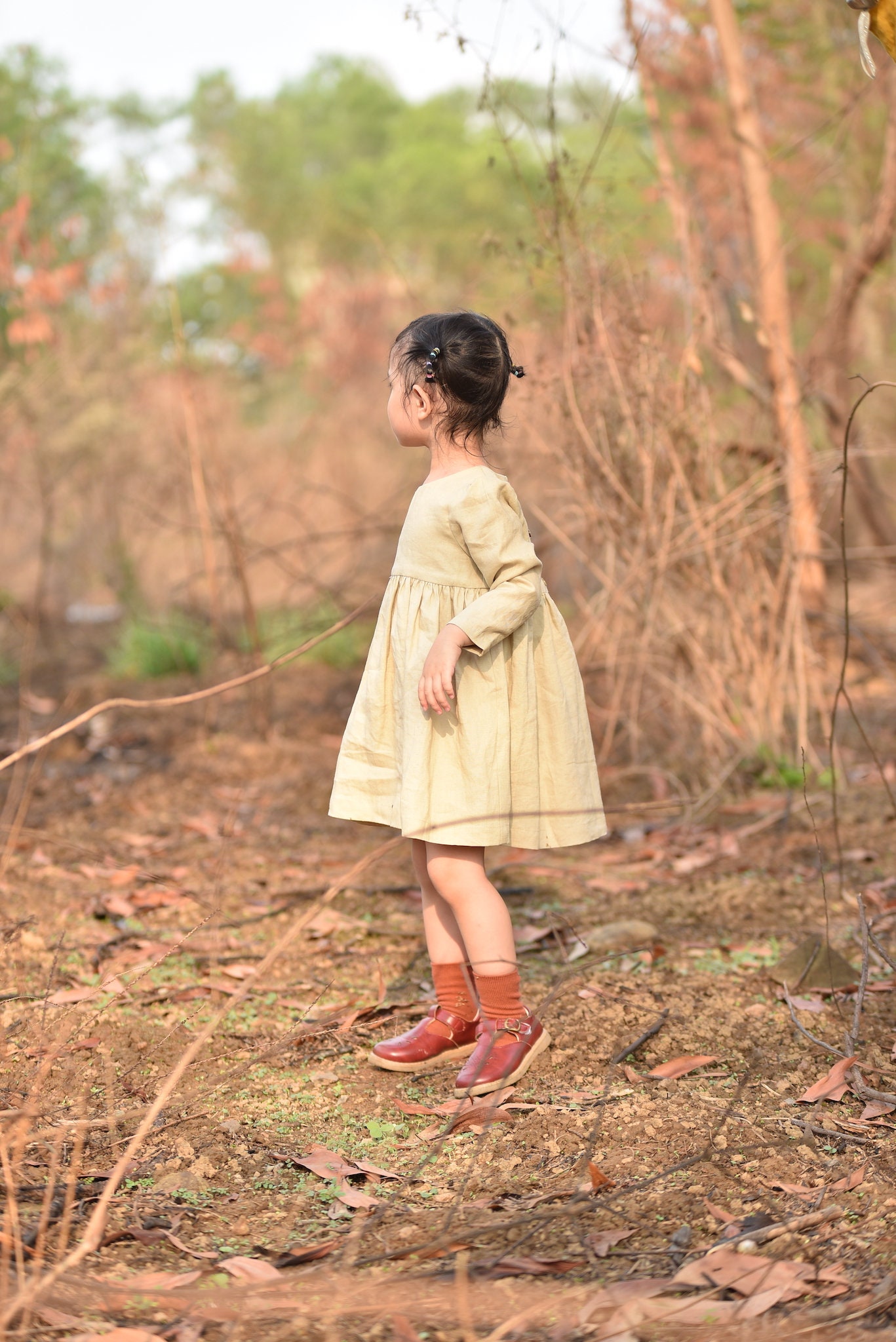Leinen Babykleid Beige Brautkleid, Langarm Leinen Babykleid Beige Brautkleid, Langarm von thelittleHeidi