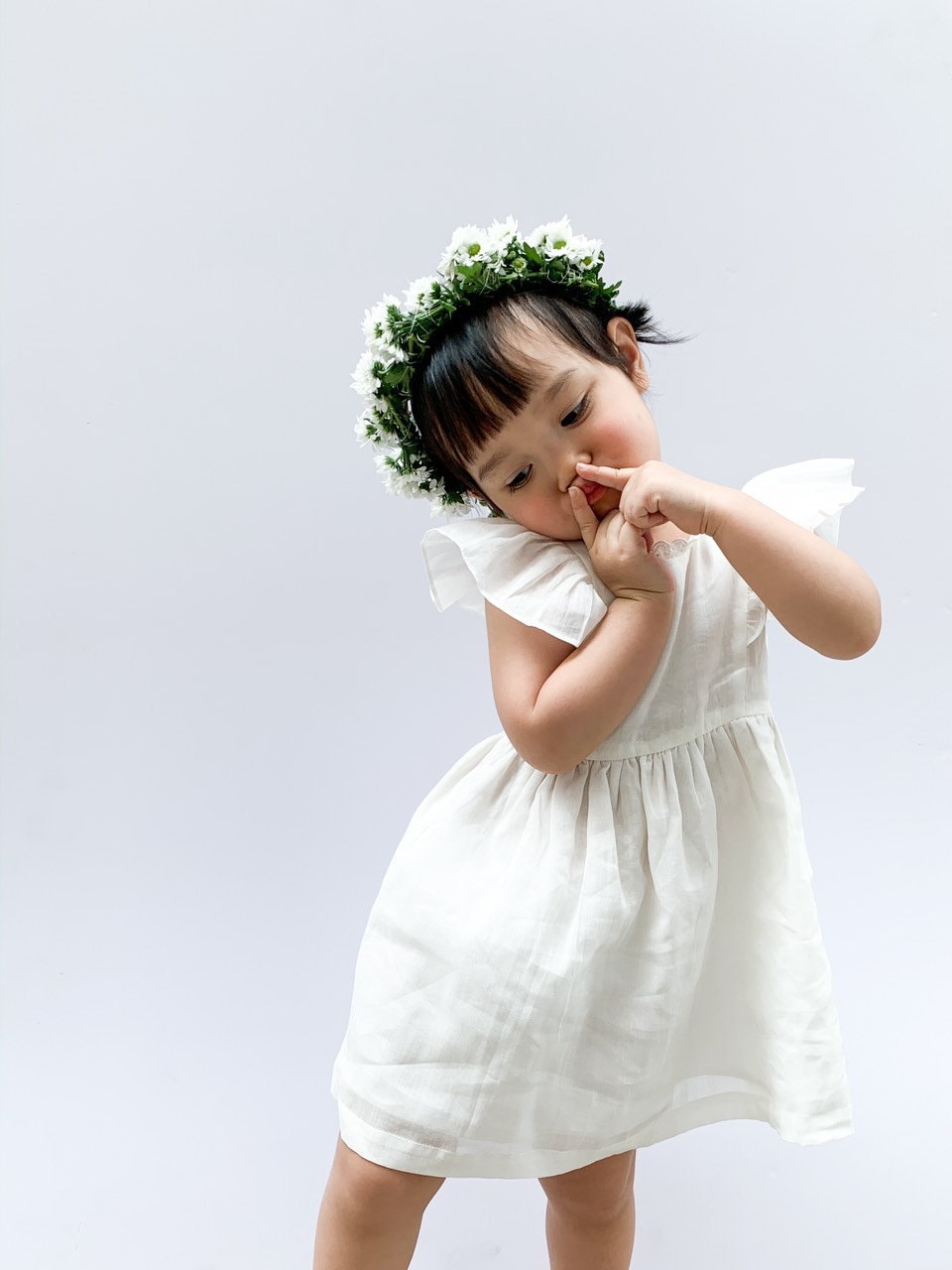 Off White Blumenmädchen Kleid Leinen Brautjungfer Kleid Off White Blumenmädchen Kleid Leinen Brautjungfer Kleid von thelittleHeidi