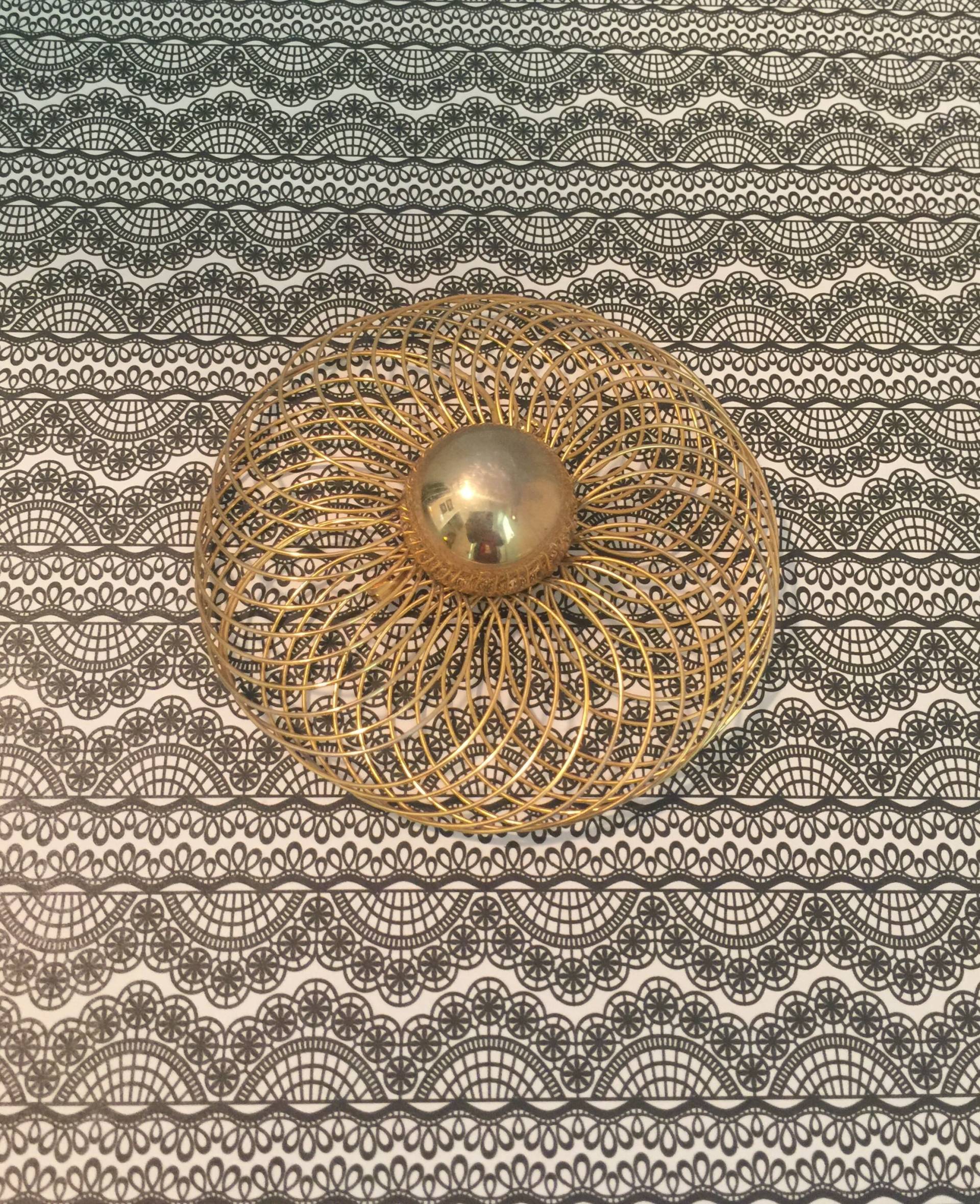 Vintage Vendome Brosche ~ Goldene Slinky Schmuck Anstecknadel Golden Pin Vintage Vendome Brosche ~ Goldene Slinky Schmuck Anstecknadel Golden Pin von thelittlebluehouse