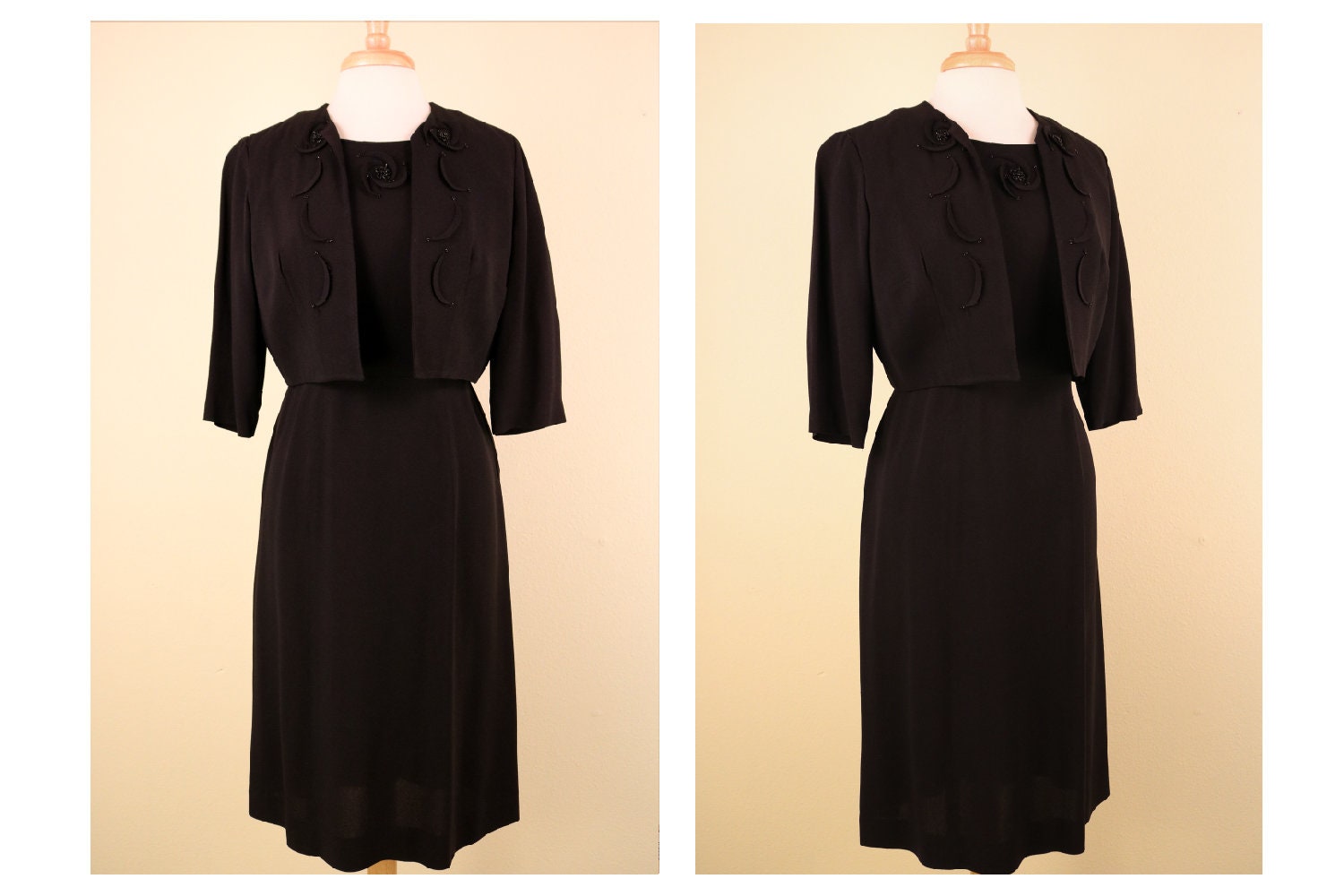 1950 Erschwarzes Kleid Und Bolero Set Mit Halbmond Perlen Detail von thelivingroomvintage