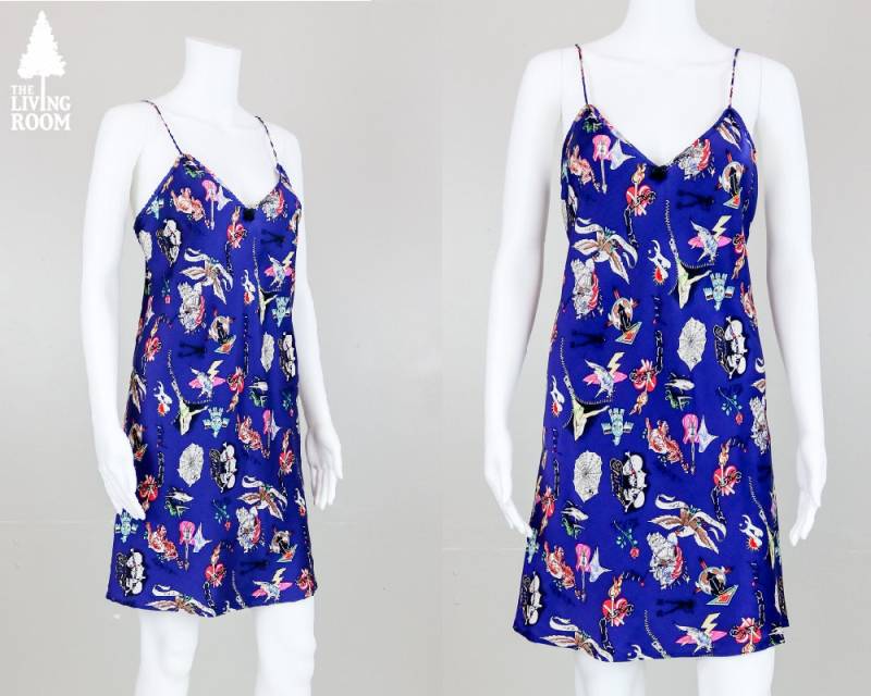 1993 Nicole Miller Blau Tattoo Print Sandwashed Seide Slip Kleid 1993 Nicole Miller Blau Tattoo Print Sandwashed Seide Slip Kleid von thelivingroomvintage
