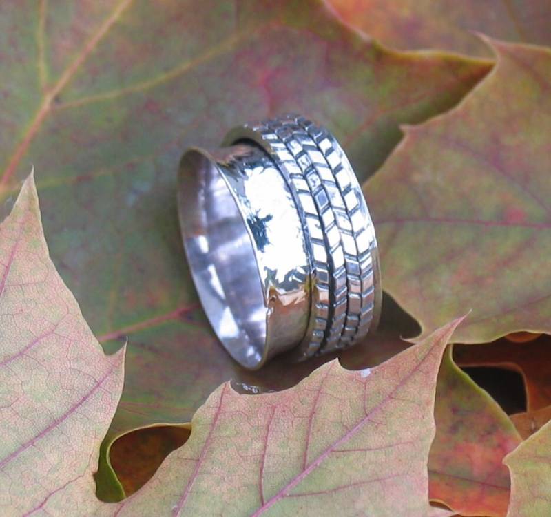 sterling Silber Spinner Ring Mit Fischgrät von themetalmedium