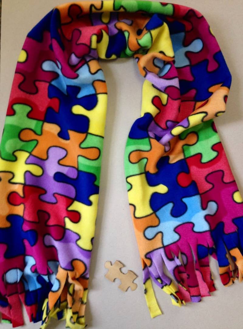 Jigsaw Puzze Muster Schal Handgemacht. Puzzle Fleece Für Den Puzzle-Fan. Handgefertigter Autismus Schal. Awareness von themissingpiecepuzzl