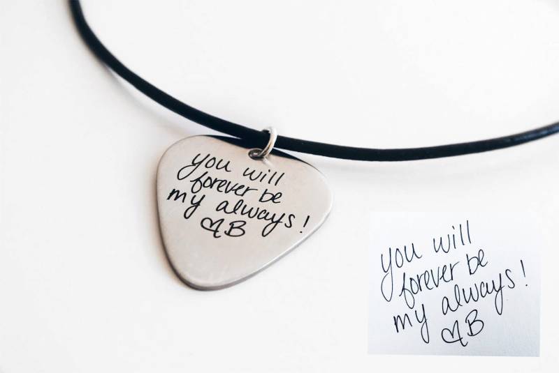 Handgeschriebene Gitarren-Pick-Halskette Oder Schlüsselanhänger Graviert Personalisierte Handschrift Schrift Geschenk Ihn Ihr Vater Sohn Bruder Opa von themomandpopgiftshop