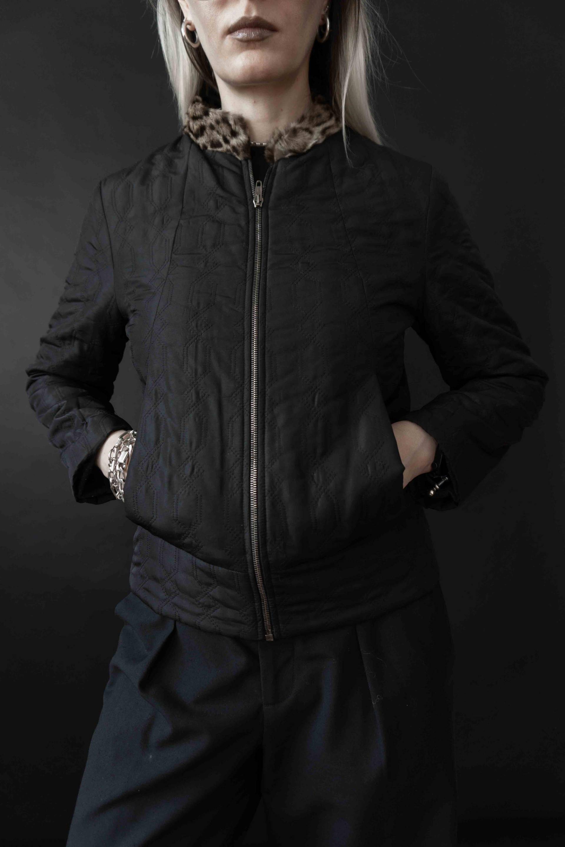 Vintage Versace Jacke 80S, Fell-stehkragen, Xs-S, Gesteppte Optik & Ziernähte, Übergangsjacke, Designer von theplaincircle