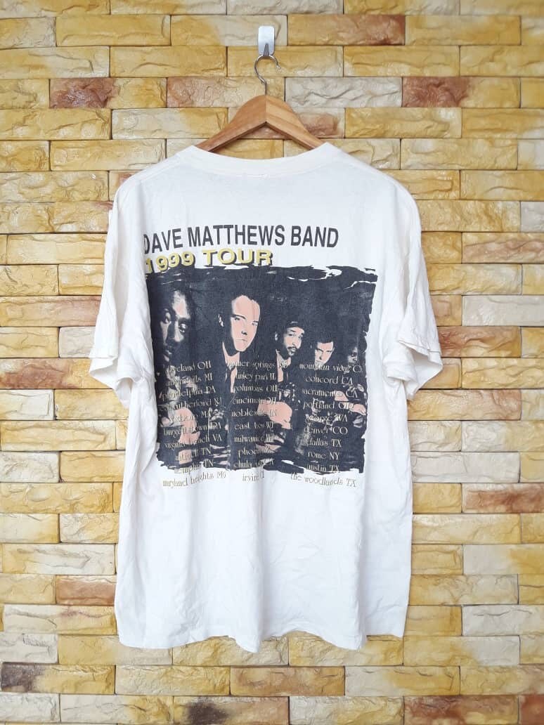 Vintage 90Er Jahre Dave Matthews Band Tour 1999Er Shirt Line Up Design Rückenshirt Vintage 90Er Jahre Dave Matthews Band Tour 1999Er Shirt Line Up Design Rückenshirt von thepurixvintage