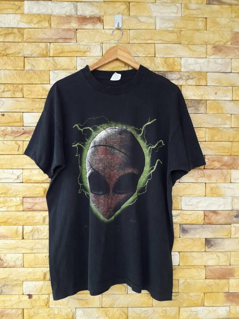Vintage Alien Sprung Am Mars Vorbei Jupiter Dround Die Sparren Durch Reifen Größe Shirt Geschossen Vintage Alien Sprung Am Mars Vorbei Jupiter Dround Die Sparren Durch Reifen Größe Shirt Geschossen von thepurixvintage