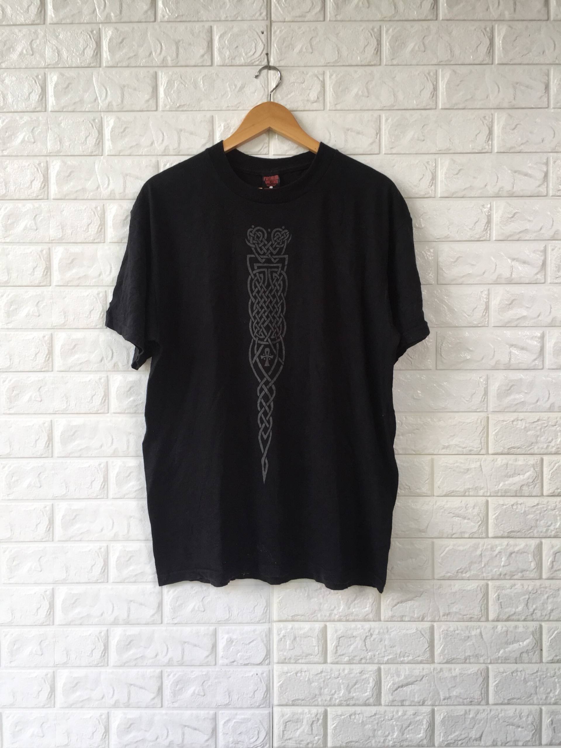 Vintage Fashion Victim Shirt Gr.l Vintage Fashion Victim Shirt Gr.l von thepurixvintage